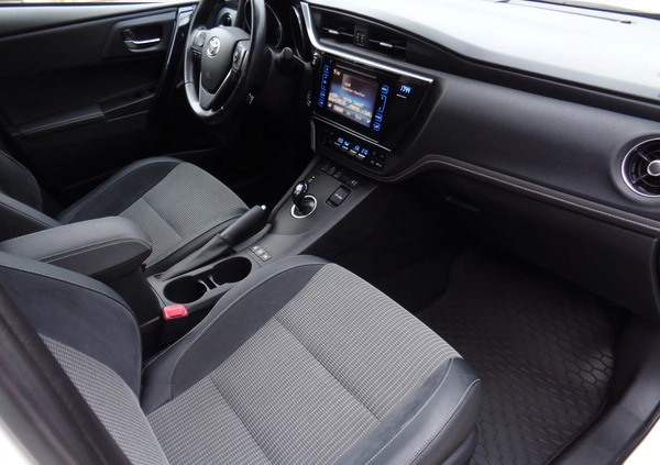 Toyota Auris cena 55900 przebieg: 212000, rok produkcji 2015 z Częstochowa małe 667